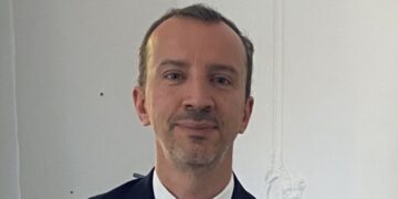 Javier Parrondo announces, in Spanish and Guaraní, his debut as ambassador in Paraguay