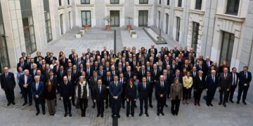Sánchez apoya “el refuerzo de la industria de defensa” pero rechaza una “nueva carrera armamentística”