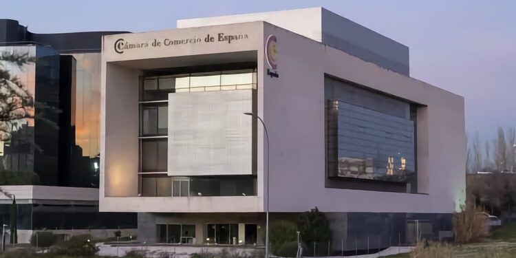 Chamber of Commerce estimates direct impact of US tariffs on Spain would be “limited”