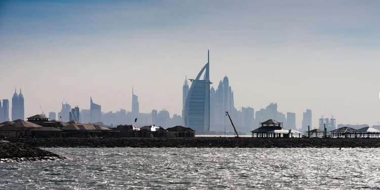 Innovaciones en navegación de recreo. ¿Por qué alquilar yates en EAU es ahora cómodo y asequible?