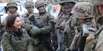 Robles visits Almeria’s Legion quarters, where fifty Ukrainian soldiers are trained