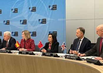 Robles: “Cualquier final del conflicto debe contar con Ucrania, la OTAN y la Unión Europea”