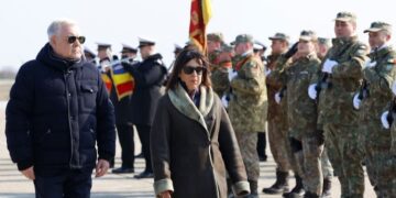 Robles visits Spanish troops in Romania and meets with her counterpart from this country