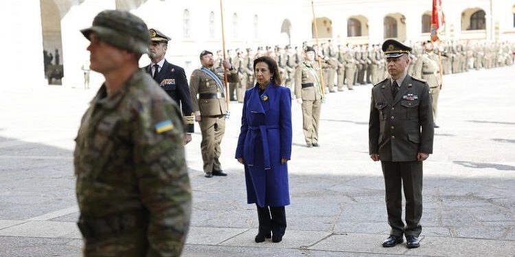 Robles: “The best tribute to the fallen is a fair peace in which Ukraine is involved”