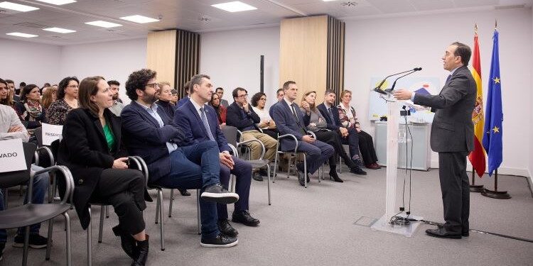 El ministro de Exteriores inaugura la nueva sede de la FIIAPP en Madrid