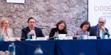 Albares claims “feminist foreign policy” on International Women’s Day