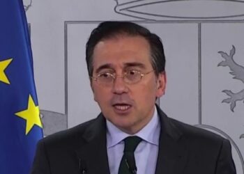 Albares accuses Feijóo of not being “up to the task” after meeting with Sánchez