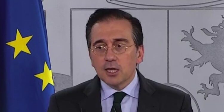 Albares accuses Feijóo of not being “up to the task” after meeting with Sánchez