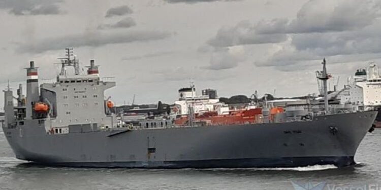 Spanish Navy allowed a US military vessel to maneuver in Canary Islands waters due to “adverse weather.”