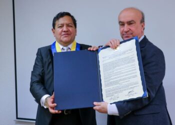 La OEI recibe la condecoración ‘Simón Bolívar’, la máxima distinción del Parlamento Andino