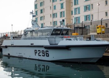 La Royal Navy anuncia nuevas maniobras militares en aguas gibraltareñas reclamadas por España