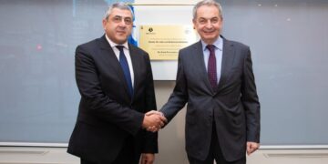 Zapatero: «mantengamos vivo el turismo» para fomentar la paz