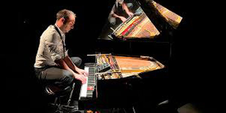 Concert by the pianist of Romain Dubois at the Instituto Francés