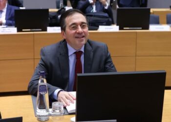 Albares: “La UE y Ucrania han demostrado que quieren la paz, la pelota está ahora en el lado ruso”