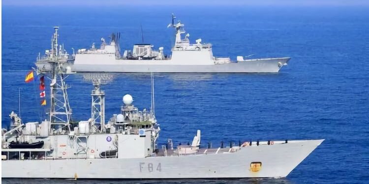 Buques coreanos y españoles llevan a cabo maniobras en Somalia