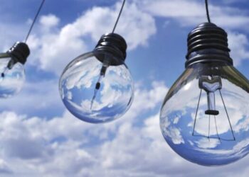 Bruselas aprueba un plan estatal español de 699 millones de euros para apoyar la transición energética