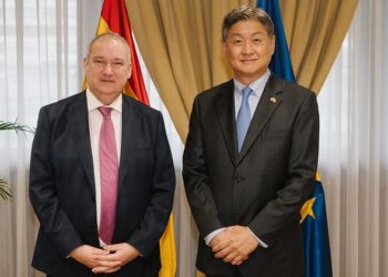 El ministro de Industria y el embajador de Corea del Sur fortalecen la cooperación bilateral