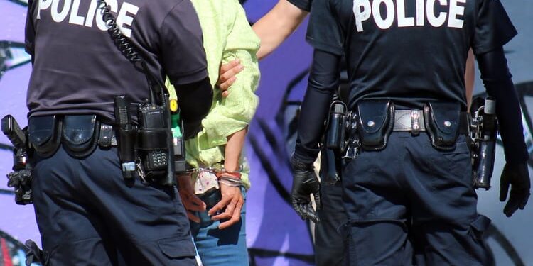 ¿Cuáles son tus derechos si te arrestan en California? Guía para hispanohablantes