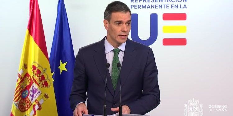 Sánchez anuncia en Bruselas que España alcanzará el 2% en defensa antes del plazo previsto de 2029
