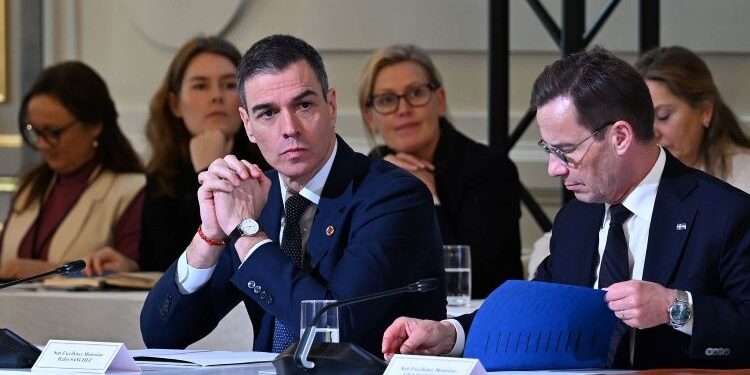 Sánchez calls for Ukraine’s support to “strengthen its position in talks with Russia”