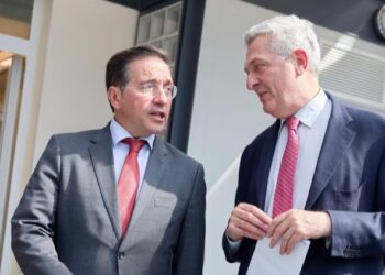 Albares reclama una gobernanza multilateral de la Inteligencia Artificial