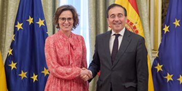 Albares calls for a new boost for the Green Deal with the European Commissioner for the Environment