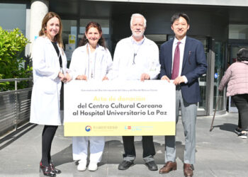 Centro Cultural Coreano donates books to the pediatrics of La Paz Hospital
