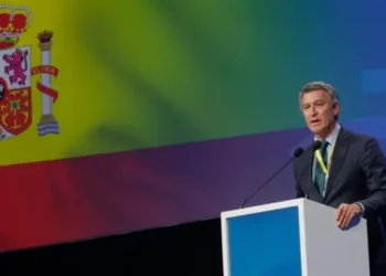 Feijóo aprovecha el Congreso del PP europeo para exigir responsabilidades a Sánchez por el apagón