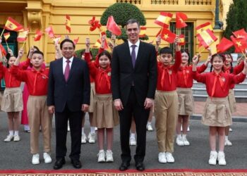 Sánchez signs agreements in Vietnam to promote agricultural exports and infrastructure investment