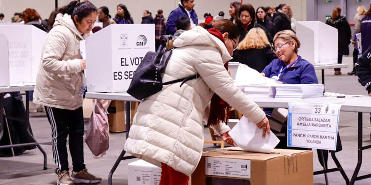 More than 189,000 Ecuadorians in Spain will vote this Sunday in the 2025 elections.