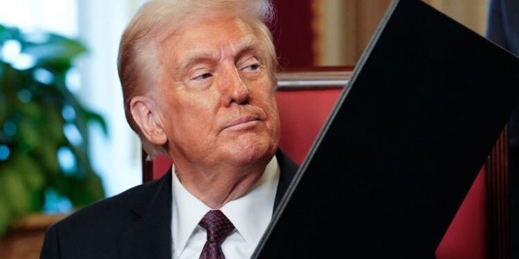 Trump declara la guerra comercial a la UE y al resto del mundo y Sánchez prepara la respuesta con patronal y sindicatos