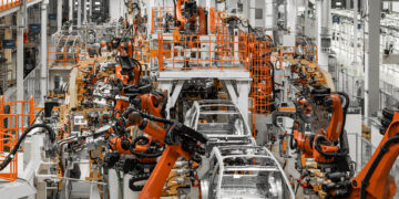 Raúl de la Hoz, eurodiputado del PPE: «Un plan para intentar salvar el sector de la automoción europea»