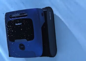 Robot piscina: qué usar para aclarar el agua de tu piscina