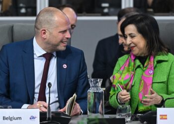 Robles announces to her EU counterparts the establishment of “the first Spanish defense industries” in Ukraine