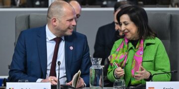 Robles announces to her EU counterparts the establishment of “the first Spanish defense industries” in Ukraine
