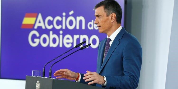 Sánchez announces a commission of inquiry and asks Brussels for an “independent report” on the blackout