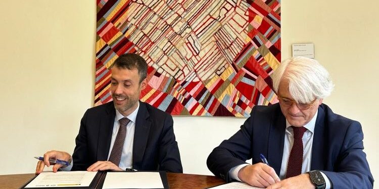 Foreign Ministry renews the agreement to advise Spanish women victims of violence abroad