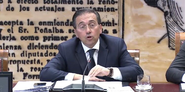 Albares anuncia “avances sustantivos” sobre Gibraltar pero no aclara cuáles son los “escollos”