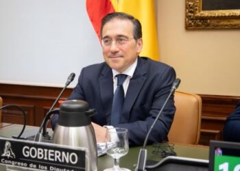 Albares anuncia una contribución de medio millón de euros para reforzar “la rendición de cuentas” en Gaza