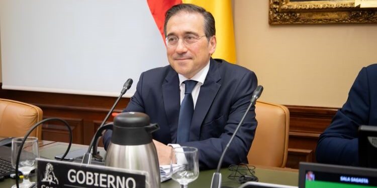 Albares anuncia una contribución de medio millón de euros para reforzar “la rendición de cuentas” en Gaza