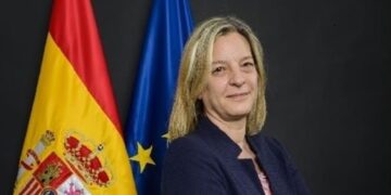 Albares no baraja “de momento” llamar a consultas a la embajadora en Israel