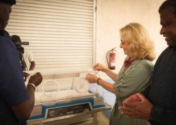 Canarias cede material sanitario para 14 centros hospitalarios de Gambia