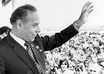 Azerbaiyán celebra el 102 aniversario del nacimiento de Heydar Aliyev