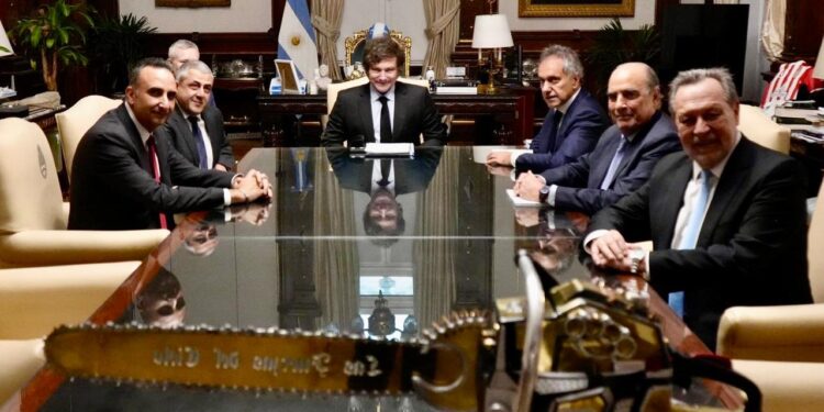 Milei recibe al secretario general de ONU Turismo para promover la inversión y la innovación en el sector turístico