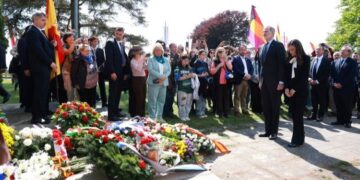Felipe VI pays tribute in Mauthausen to the “thousands of Spanish Republicans who fought for freedom”