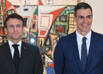El Tratado de Amistad con Francia sigue adelante en el Congreso con la abstención del PP y a la espera del Constitucional