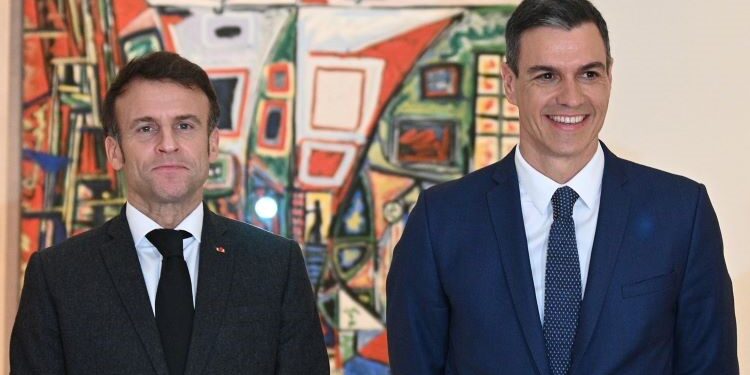 El Tratado de Amistad con Francia sigue adelante en el Congreso con la abstención del PP y a la espera del Constitucional