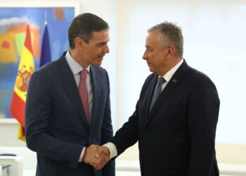 Sánchez discusses Brussels’ role in the Seville Conference on Financing for Development with Commissioner Síkela