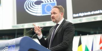 El comisario de Energía advierte que el apagón en la Península Ibérica es “una llamada de atención sobre la seguridad energética en Europa”