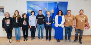 Von der Leyen promises to visit “ground zero” of the DANA disaster in Valencia after receiving victims in Brussels